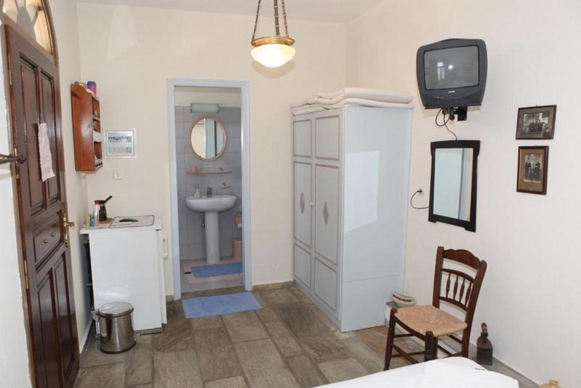 Pleoussa Studio And Apartments Скопелос Экстерьер фото