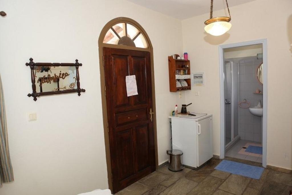 Pleoussa Studio And Apartments Скопелос Экстерьер фото
